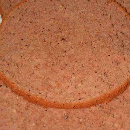 Krok 2 - Tort piernikowy z bezą kakaową foto