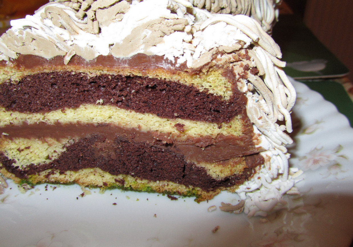 Tort piesek z masą orzechowo - czekoladową foto