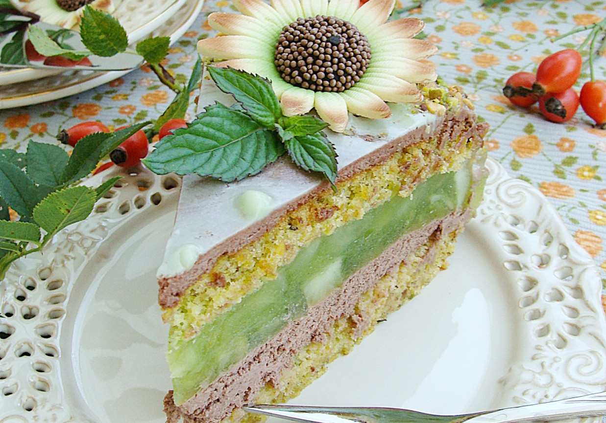 Tort pistacjowo-jabłkowo-czekoladowy foto