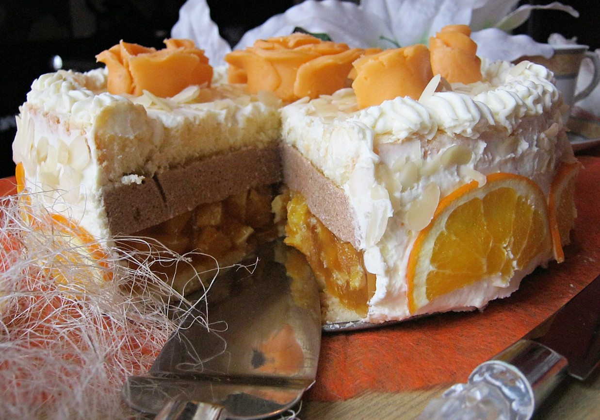 Tort pomarańczowo-kajmakowy foto