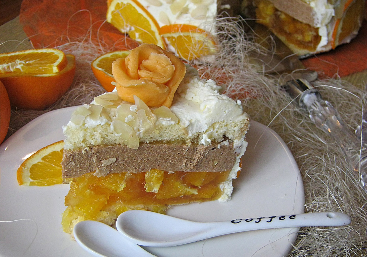 Tort pomarańczowo-kajmakowy foto