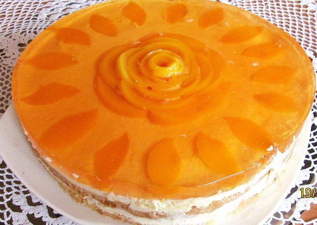 Fotografia przedstawiająca Tort serowy na Dzień Matki