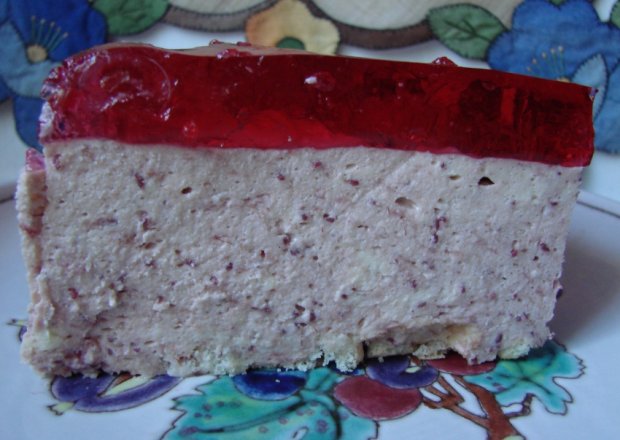 Fotografia przedstawiająca Tort serowy na zimno