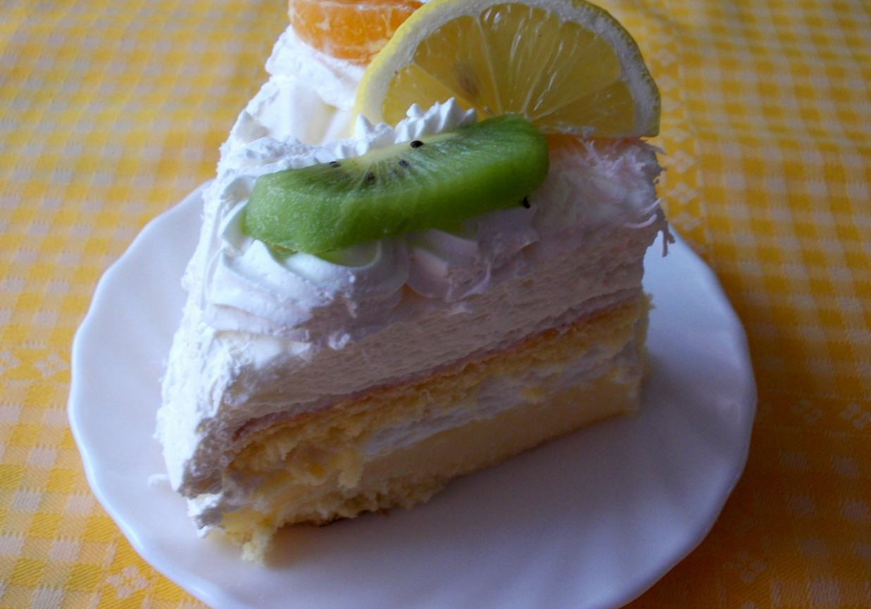Tort śmietankowo - cytrynowy.  foto