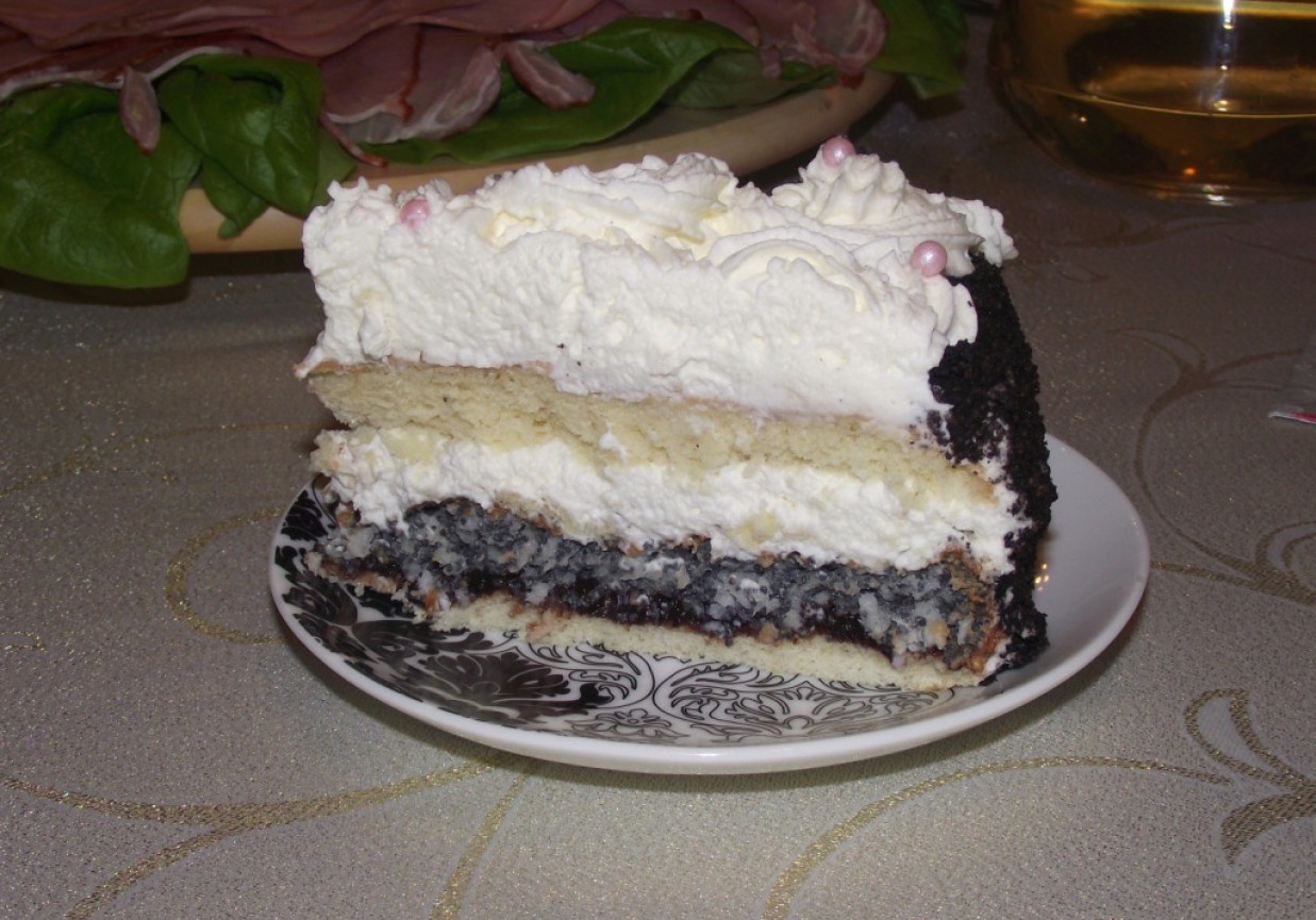 Tort śmietankowy z bezą makowo-kokosową i oreo foto