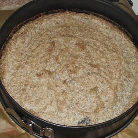 Krok 3 - Tort śmietankowy z bezą makowo-kokosową i oreo foto