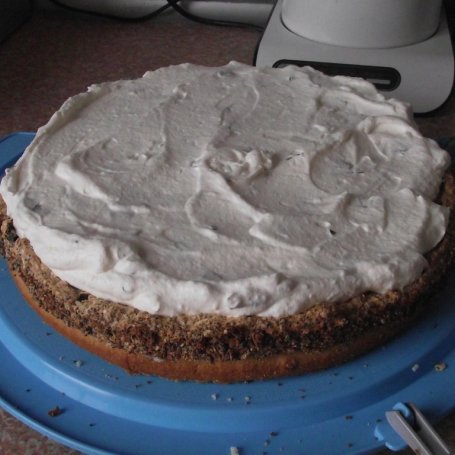 Krok 5 - Tort śmietankowy z bezą makowo-kokosową i oreo foto