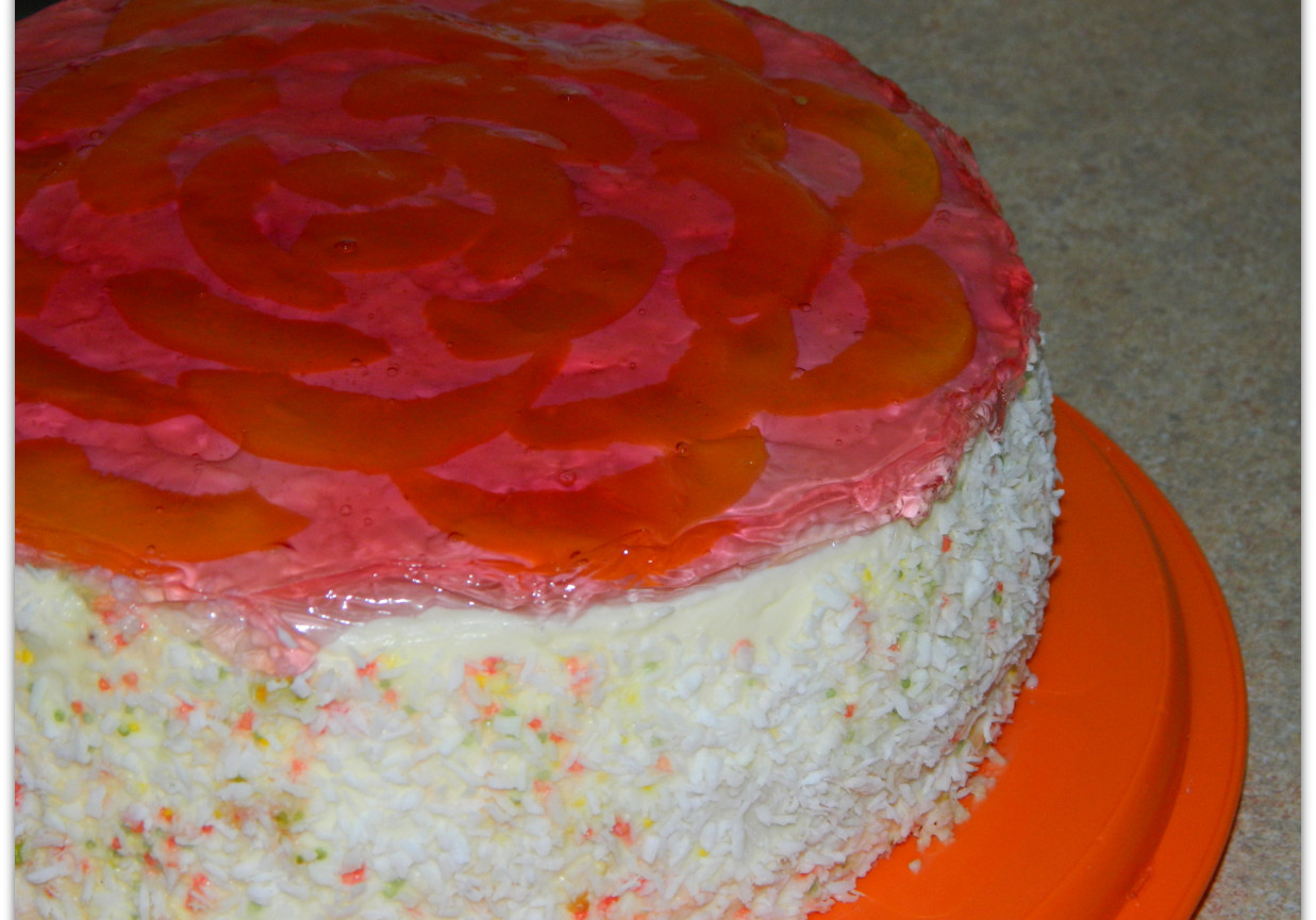 Tort śmietanowo-brzoskwiniowy foto