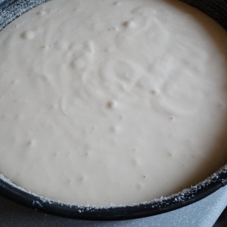Krok 1 - Tort śmietanowy z malinami foto