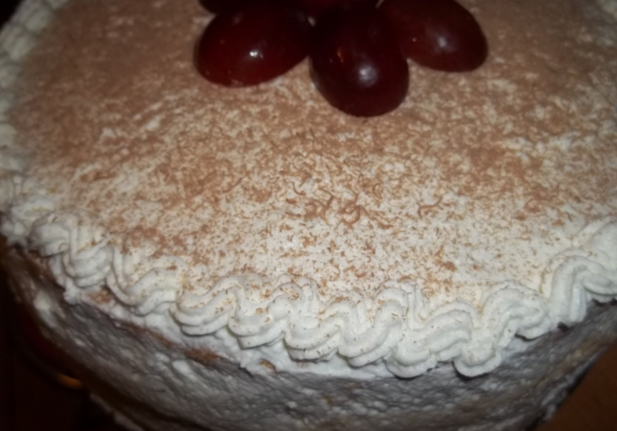Tort truskawkowo - brzoskwiniowy foto
