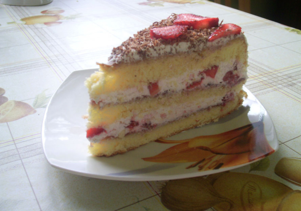 Tort truskawkowy foto