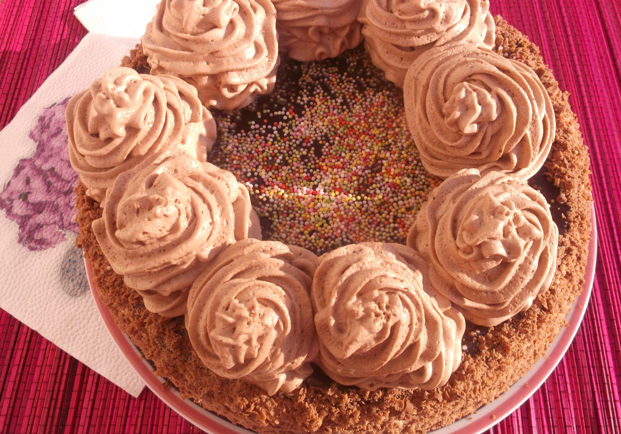 Tort urodzinowy-czekoladowy. foto