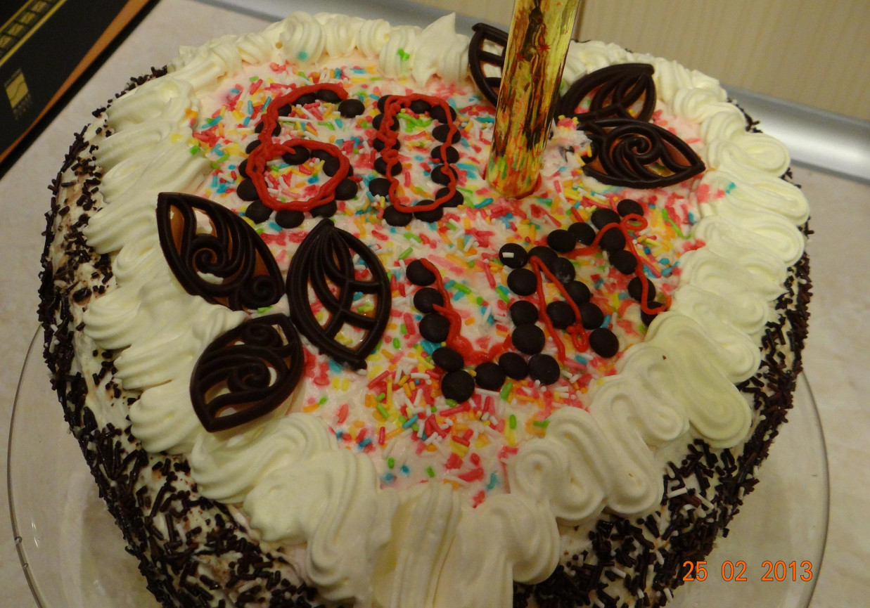 Tort urodzinowy śmietankowo-serowy foto