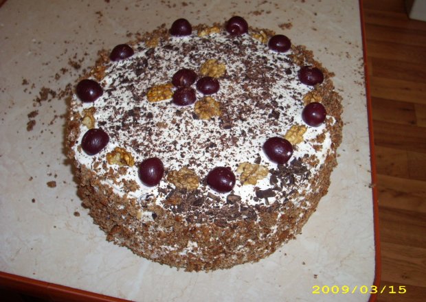 Fotografia przedstawiająca tort wisniowy I