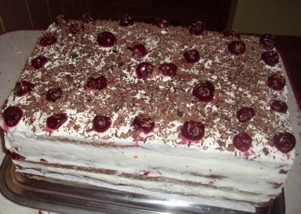 Fotografia przedstawiająca tort wiśniowyII