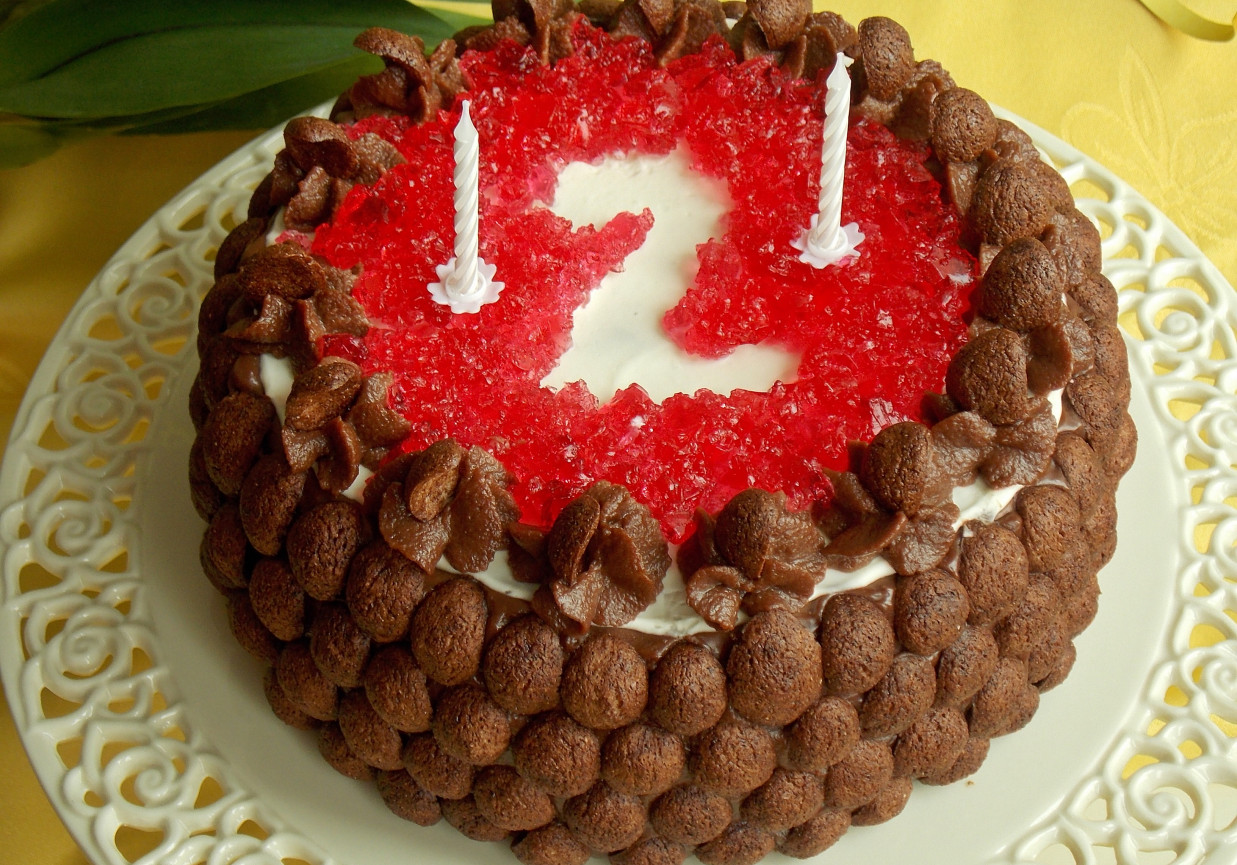 Tort z kremem czekoladowo-orzechowym foto