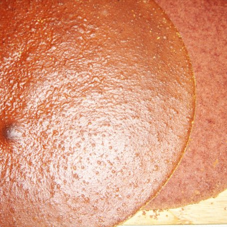 Krok 6 - Tort z kremem mascarpone i masą marcepanową foto