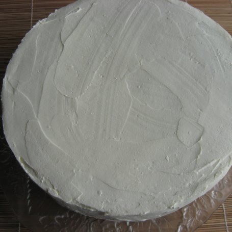 Krok 2 - Tort z kremem mascarpone i owocami foto