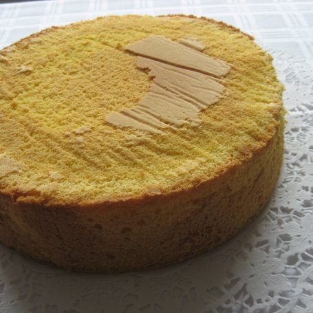 Krok 1 - Tort z kremem mascarpone i owocami foto