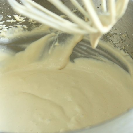 Krok 3 - Tort z limoncello i bezą kokosową foto