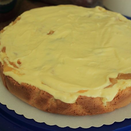 Krok 5 - Tort z limoncello i bezą kokosową foto