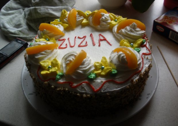 Fotografia przedstawiająca Tort z musem brzoskwiniowym
