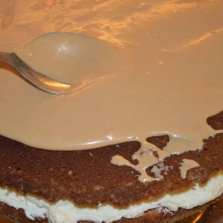 Krok 13 - Tort z orzechami włoskimi foto