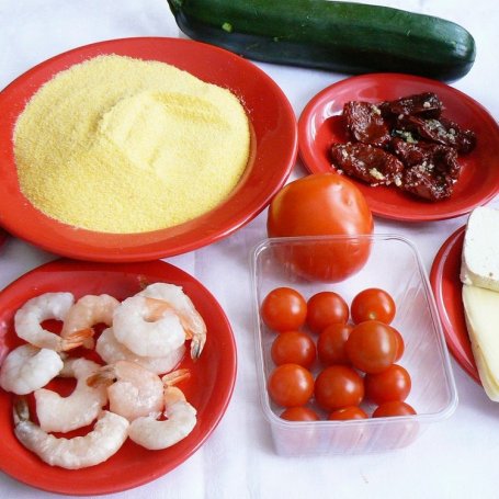 Krok 1 - Tort z polenty z cukinią, krewetkami i tofu foto