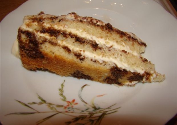 Fotografia przedstawiająca tort z serkiem macarpone
