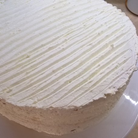 Krok 6 - Tort z truskawkami i kiwi Zewy foto