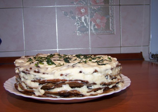 Fotografia przedstawiająca tort z wątróbki