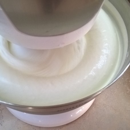 Krok 5 - Tort ze śmietaną i mascarpone Zewy foto