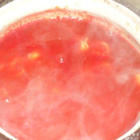 Krok 2 - tortelinii  w sosie pomidorowym foto