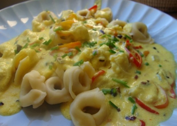 Fotografia przedstawiająca Tortellini w sosie serowym