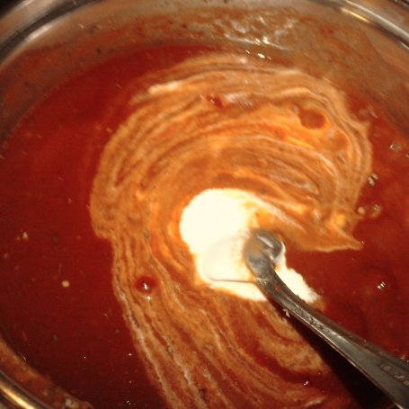 Krok 2 - Tortellini zapiekane w sosie pomidorowym foto