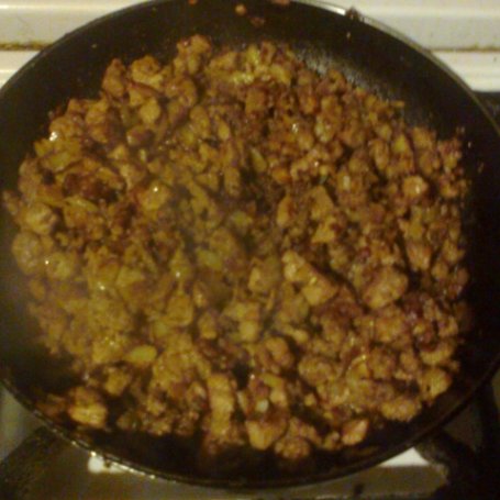 Krok 1 - Tortilla gyrosowa z mięsem i warzywami i serem foto
