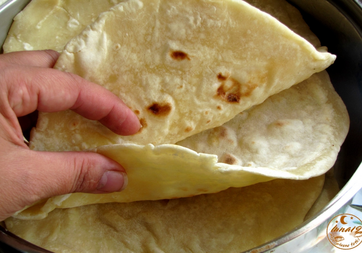 Tortilla meksykańska z mięsem i fasolą foto