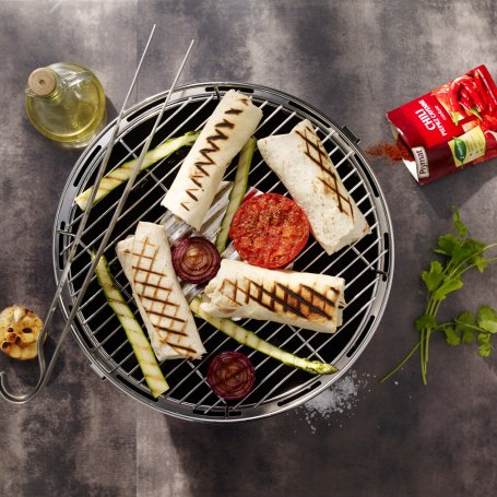 Krok 4 - Tortilla nadziewana grillowanym kurczakiem z warzywami foto