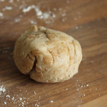 Krok 1 - Tortilla orkiszowa z kurczakiem, warzywami i dipem jogurtowym foto