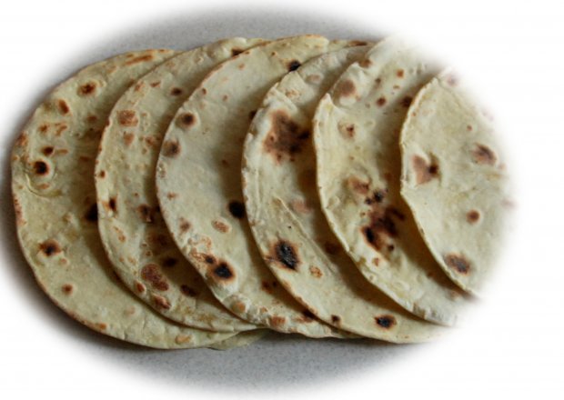 Fotografia przedstawiająca Tortilla pszenno-kukurydziana