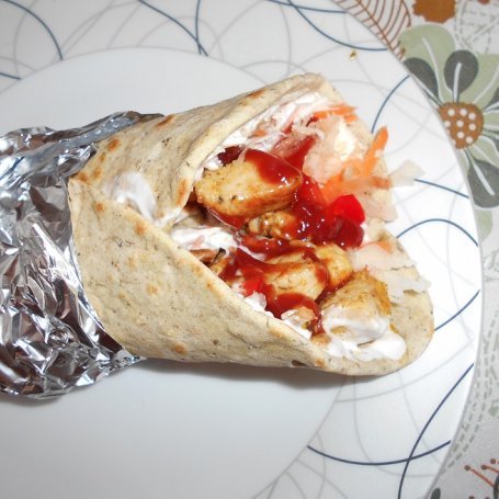 Krok 11 - Tortilla pszenno- żytnia z ziołami foto