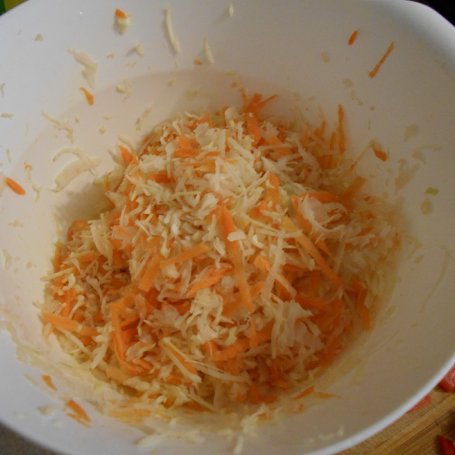Krok 4 - Tortilla pszenno- żytnia z ziołami foto