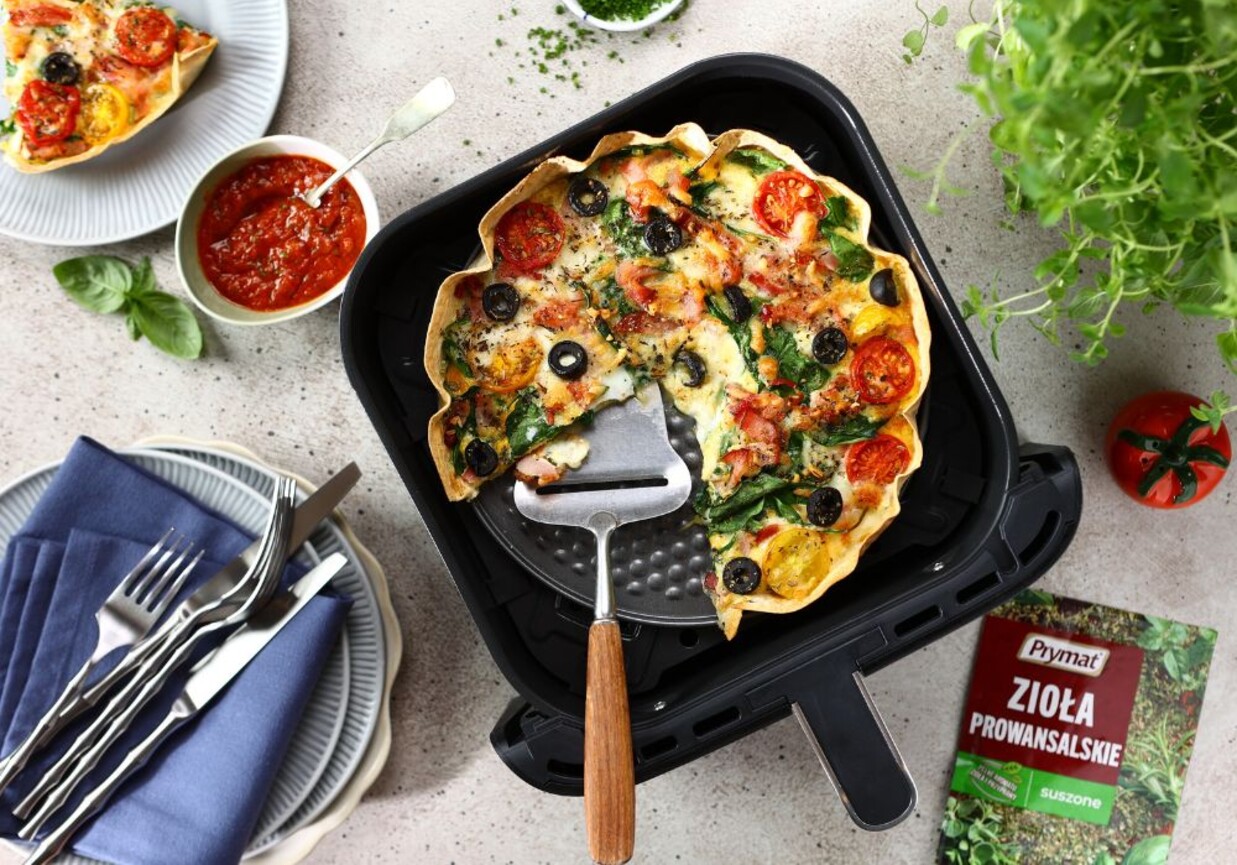 Tortilla śniadaniowa z jajkami z air fryera foto