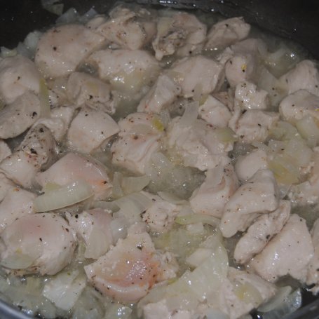 Krok 1 - Tortilla szpinakowo – kurczakowa foto