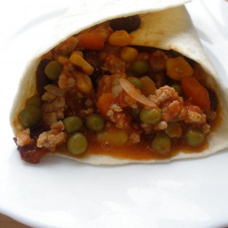 Krok 3 - Tortilla z farszem meksykańskim foto
