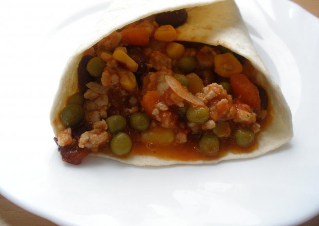 Fotografia przedstawiająca Tortilla z farszem meksykańskim