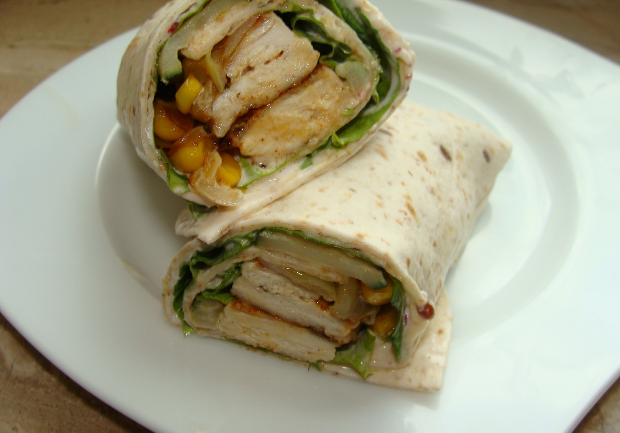 Tortilla z kurczakiem i warzywami DoradcaSmaku.pl