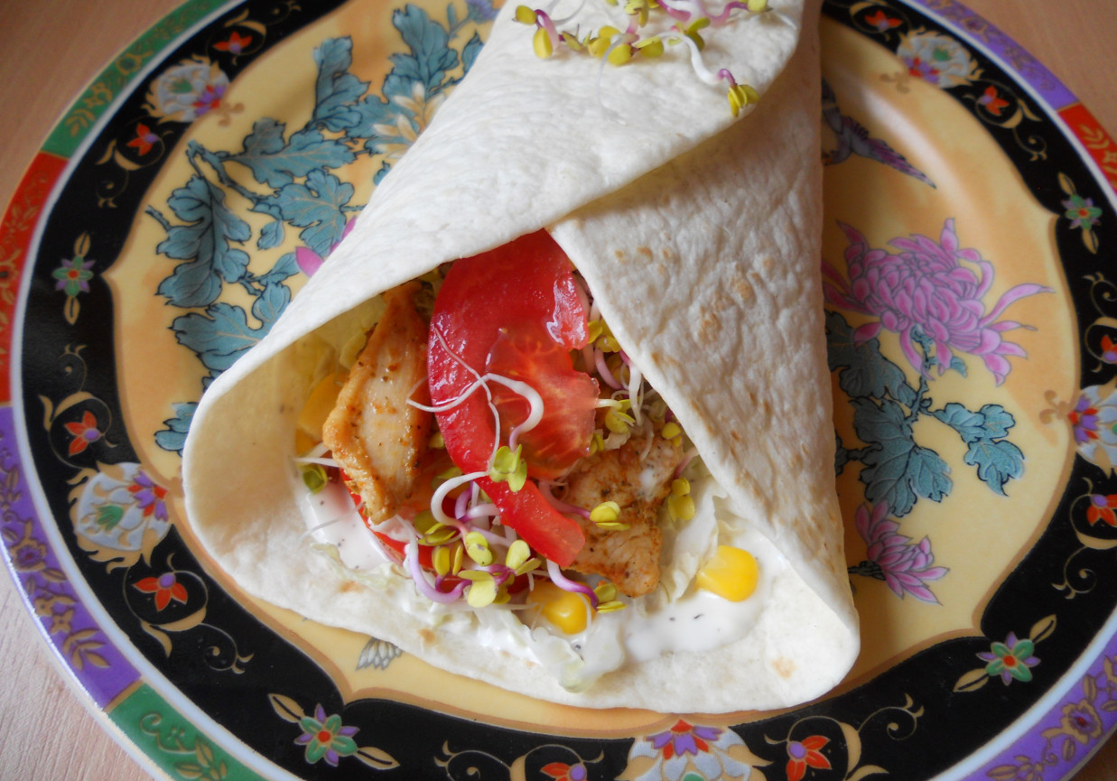 Tortilla z kurczakiem na szybko foto