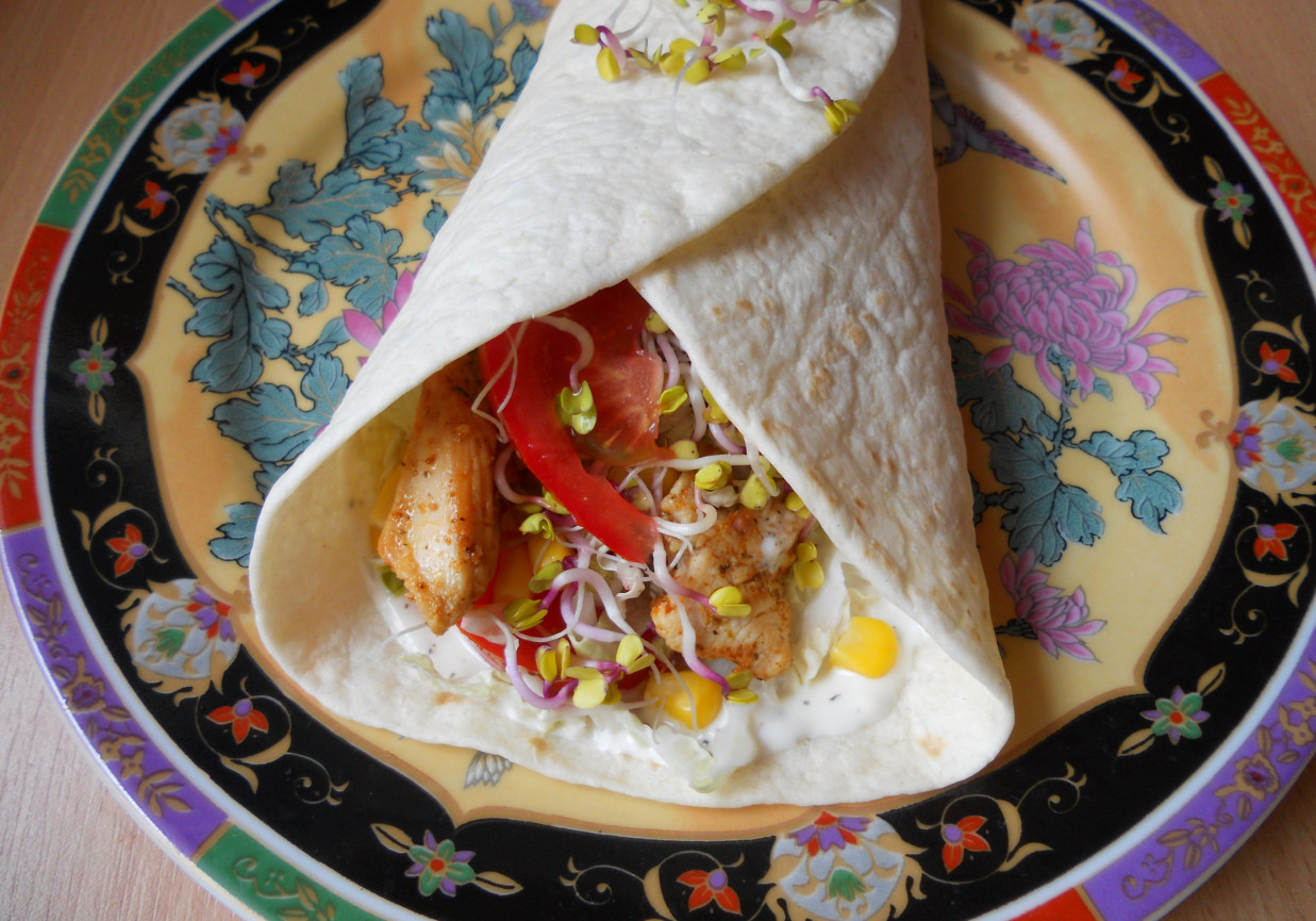 Tortilla z kurczakiem na szybko foto