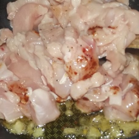 Krok 2 - Tortilla z kurczakiem. foto